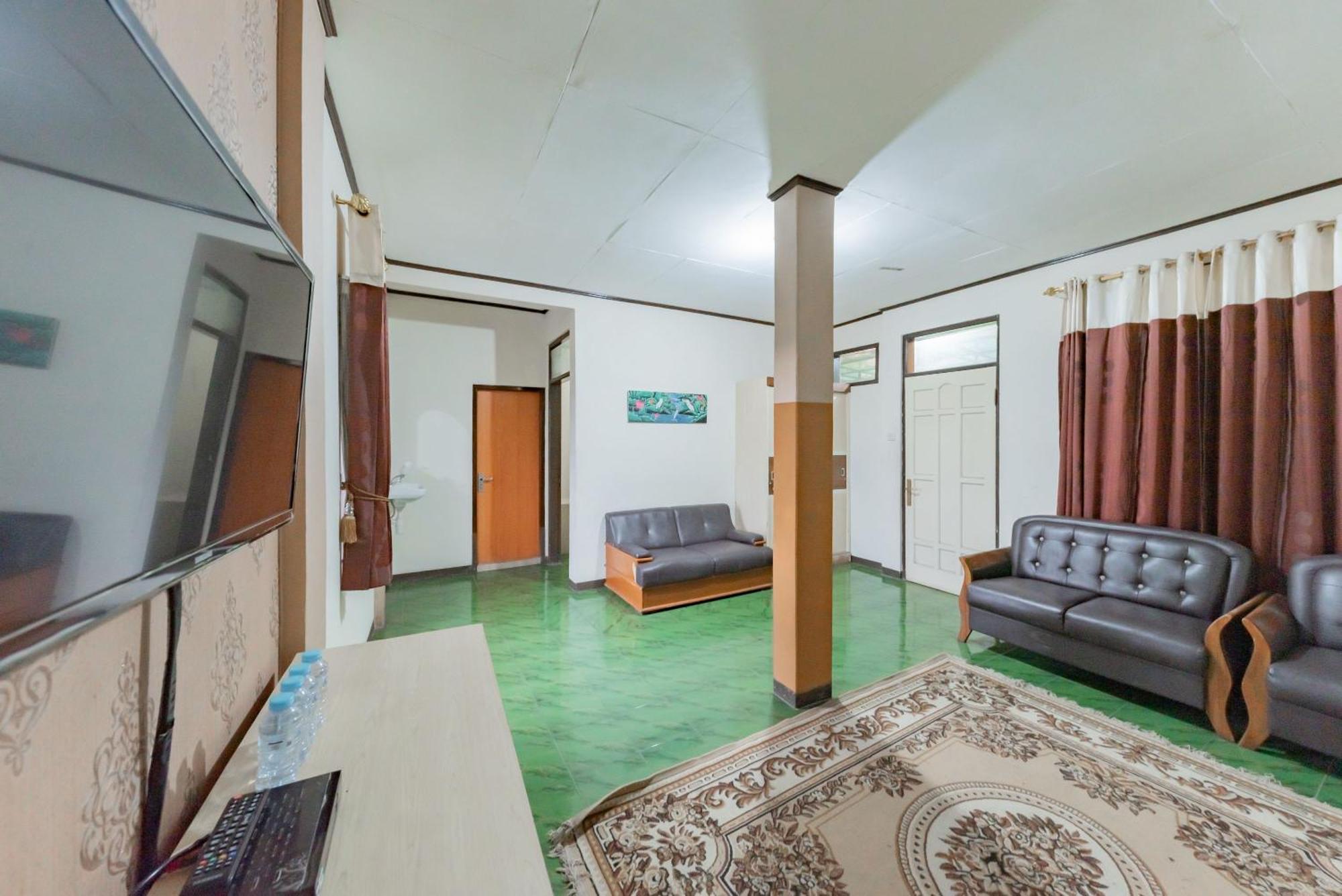 מלון Reddoorz Near Cikole למבאנג מראה חיצוני תמונה